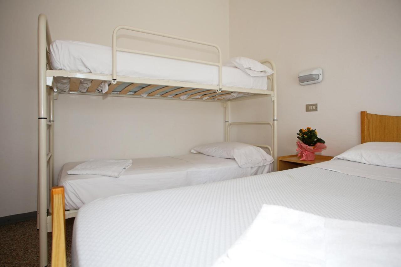 Hotel Serafini Misano Adriatico Exterior foto