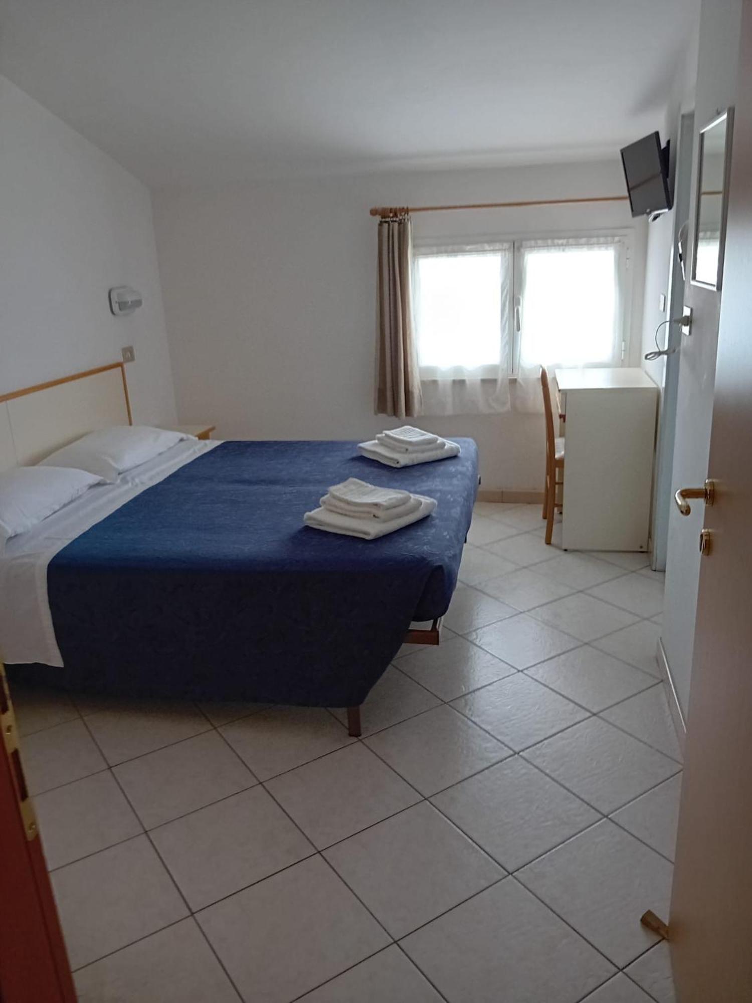 Hotel Serafini Misano Adriatico Exterior foto